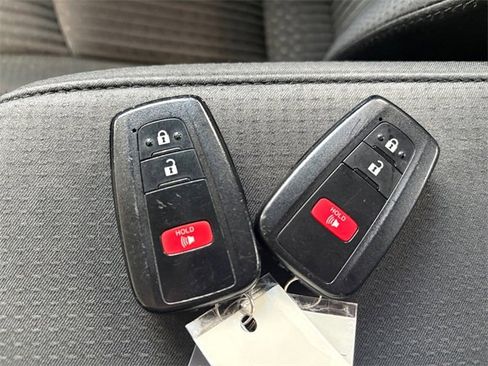 Used 2018 Toyota Prius Two image 22