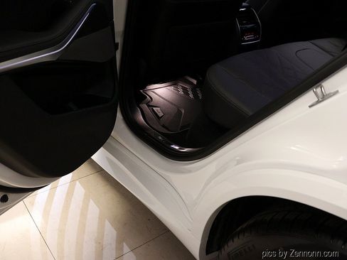 Used 2026 BMW X5 M60i AWD/4WD image 31