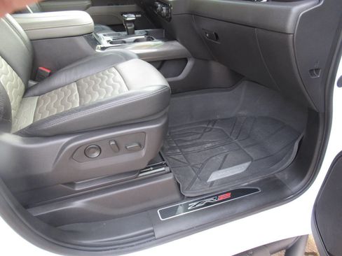 Used 2024 Chevrolet Silverado 1500 ZR2 w/ Technology Package image 11