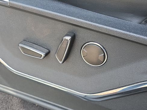 Used 2022 Ford F150 Platinum w/ Equipment Group 701A High image 11