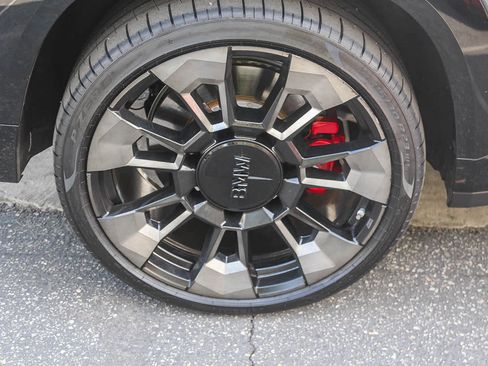 Certified 2024 BMW XM w/ M Driver's Package image 8