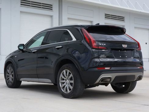 Used 2020 Cadillac XT4 Premium Luxury w/ Cold Weather Package image 7