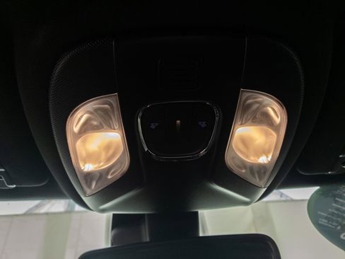 Used 2025 Jeep Compass Limited image 29