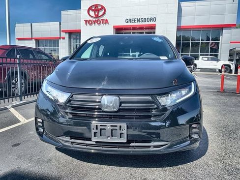 Used 2023 Honda Odyssey Sport image 3