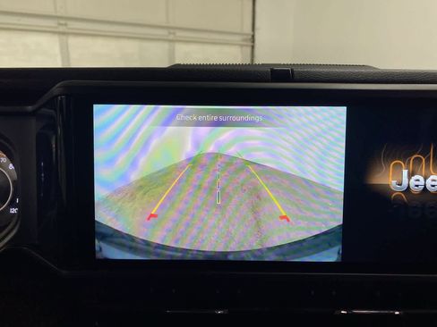 Used 2025 Jeep Wrangler Unlimited Sport AWD/4WD image 25