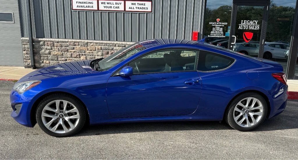 Used 2013 Hyundai Genesis 2.0T RWD image 1