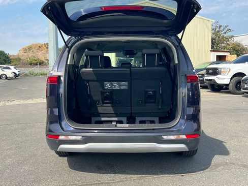 Certified 2024 Kia Carnival LX FWD image 8