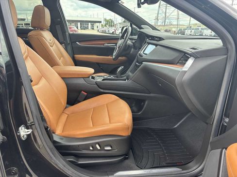 Certified 2024 Cadillac XT5 Premium Luxury AWD/4WD image 29