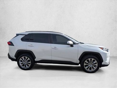 Certified 2021 Toyota RAV4 XLE Premium image 4
