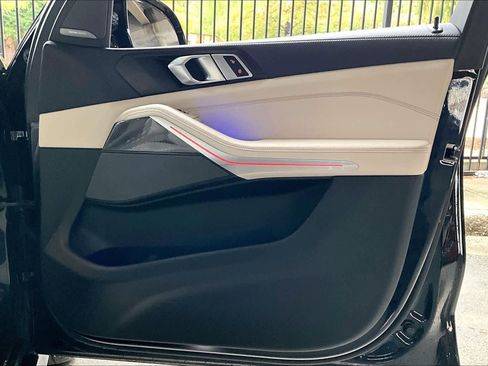 Used 2025 BMW X5 M60i w/ Executive Package image 22