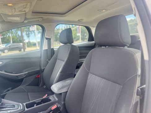 Used 2018 Ford Focus SEL FWD image 10