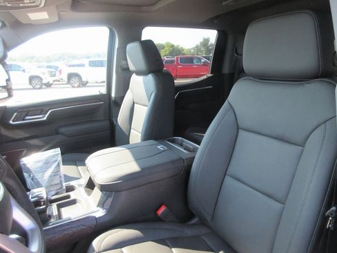 New 2026 GMC Sierra 1500 SLT w/ SLT Premium Plus Package image 14