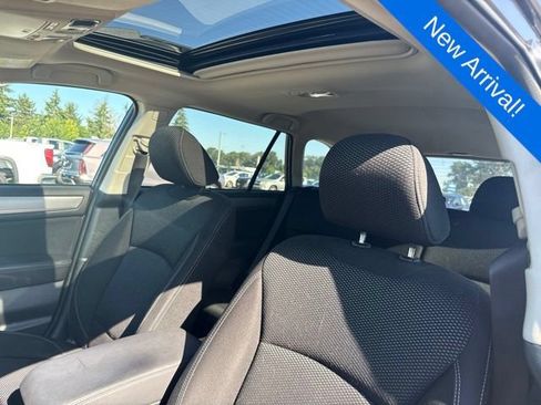 Used 2019 Subaru Outback 2.5i Premium w/ Popular Package #2 AWD/4WD image 13