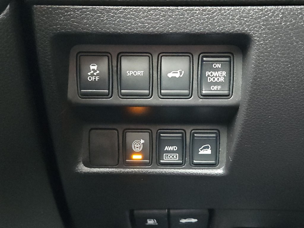 Used 2014 Nissan Rogue SV w/ SV Premium Package AWD/4WD image 18