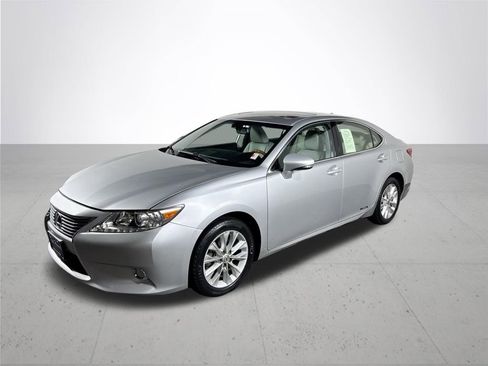 Used 2013 Lexus ES 300h w/ Premium Pkg FWD image 2