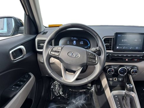 Certified 2024 Hyundai Venue SEL FWD image 15