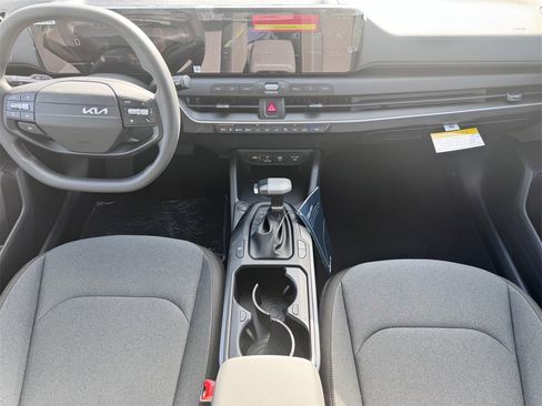 New 2026 Kia K4 LXS image 25