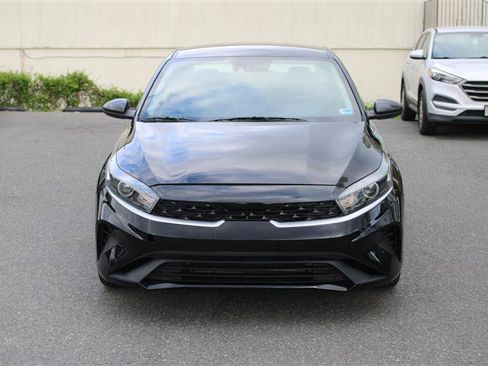 Used 2023 Kia Forte LXS image 3