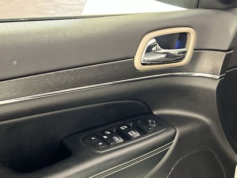 Used 2017 Jeep Grand Cherokee Limited w/ Jeep Active Safety Group image 15