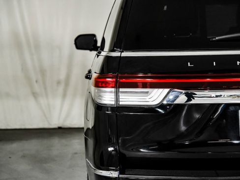 Used 2024 Lincoln Navigator Reserve image 49
