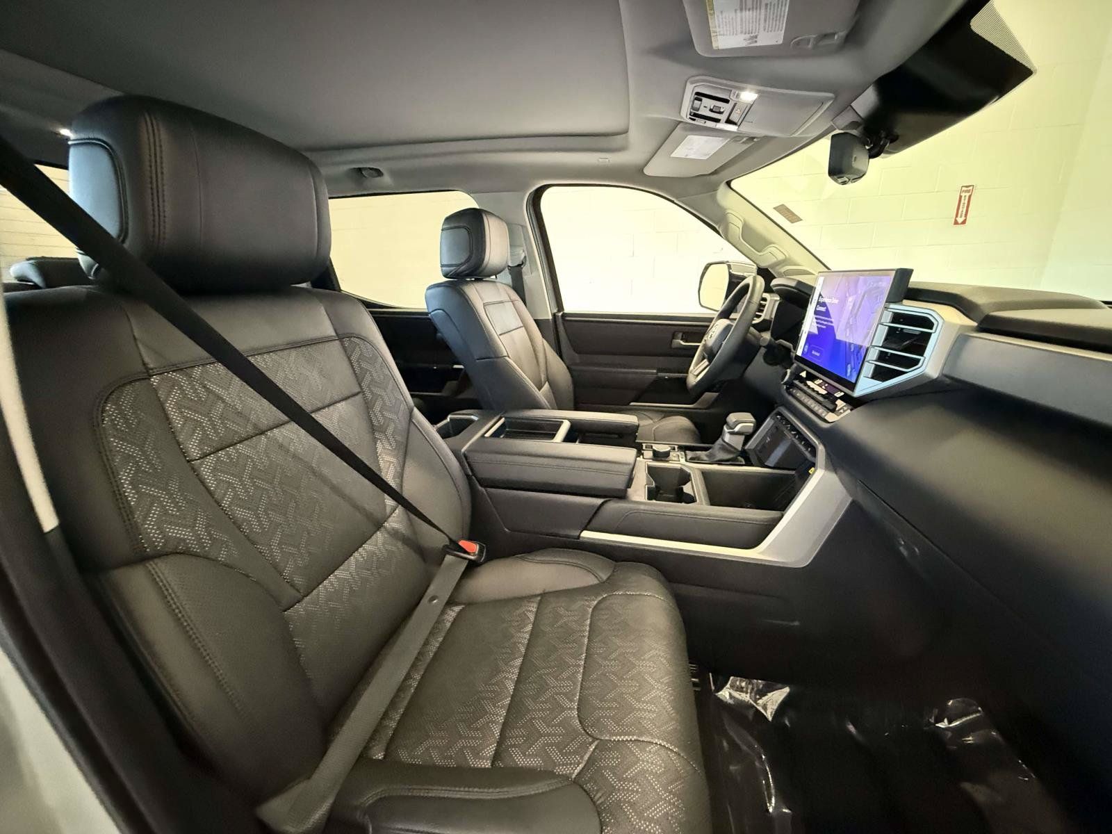 Used 2024 Toyota Tundra Limited AWD/4WD image 14