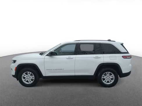 Certified 2023 Jeep Grand Cherokee Laredo w/ Luxury Tech Group I image 5