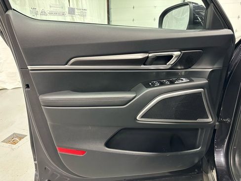 Used 2025 Kia Telluride S image 8