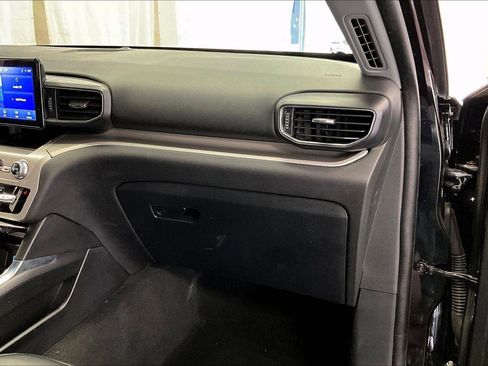 Certified 2022 Ford Explorer XLT w/ Equipment Group 202A image 15