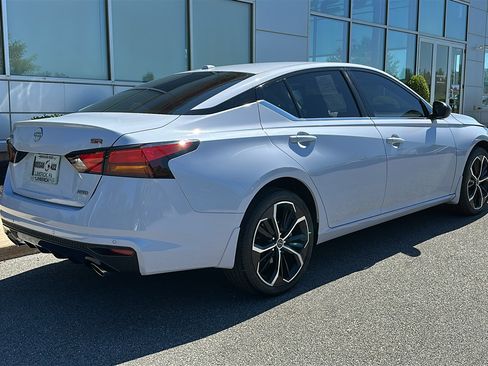 Certified 2024 Nissan Altima 2.5 SR AWD/4WD image 7