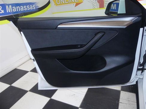 Used 2023 Tesla Model Y AWD image 22