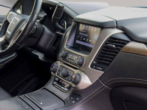 Used 2019 GMC Yukon XL Denali image 40
