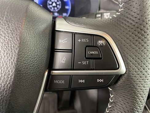 Used 2025 Toyota Sienna XSE image 20