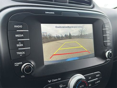 Used 2018 Kia Soul + image 26