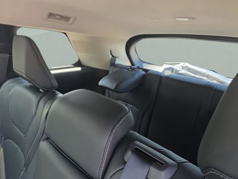 Used 2026 INFINITI QX60 Luxe w/ Cargo Package FWD image 8