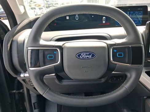Used 2025 Ford Expedition Active AWD/4WD image 15