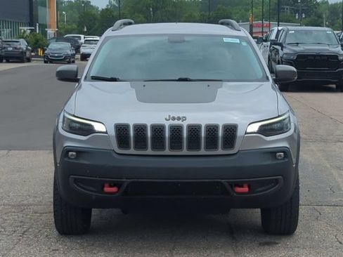 Used 2020 Jeep Cherokee Trailhawk w/ Cold Weather Group AWD/4WD image 8