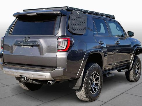Used 2018 Toyota 4Runner TRD Off-Road image 11