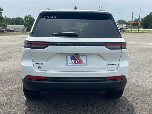 New 2025 Jeep Grand Cherokee Limited w/ Black Appearance Package image 7