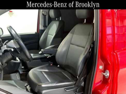 Used 2022 Mercedes-Benz Metris image 7