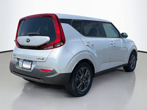 Used 2021 Kia Soul S FWD image 2