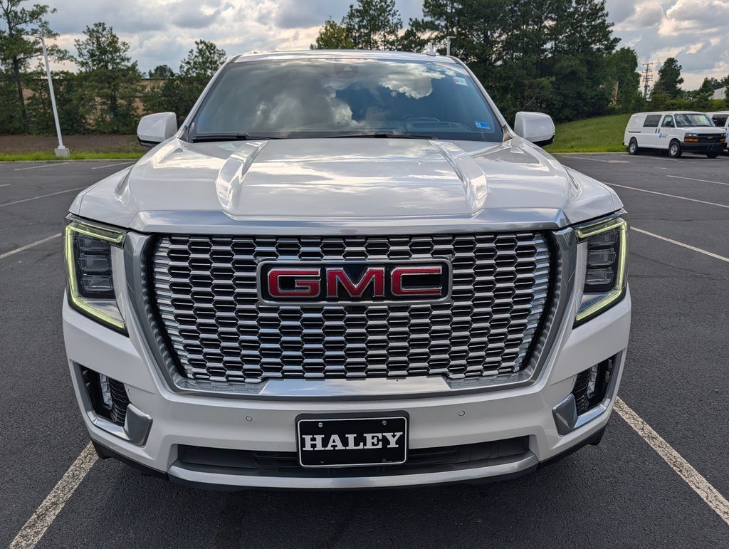 Used 2021 GMC Yukon Denali w/ Denali Premium Package AWD/4WD image 30