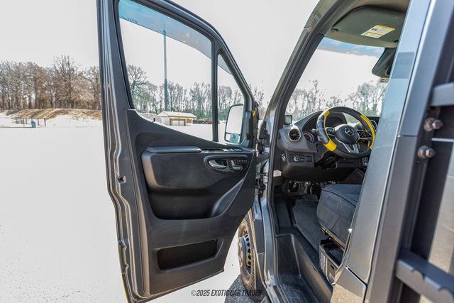 Used 2022 Mercedes-Benz Sprinter 3500 image 23