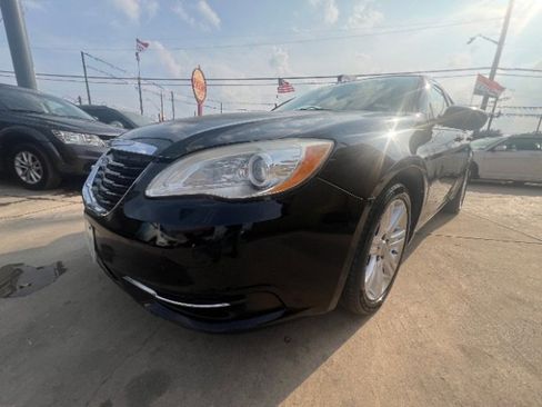 Used 2013 Chrysler 200 Touring image 1