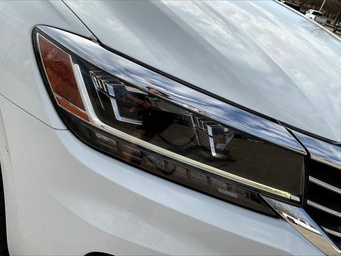 Used 2022 Volkswagen Passat 2.0T SE image 31