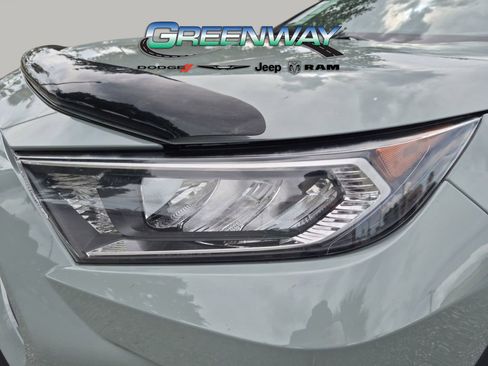 Used 2021 Toyota RAV4 XLE FWD image 30