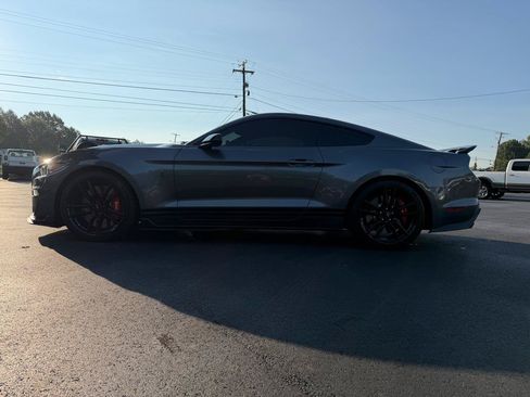 Used 2021 Ford Mustang Shelby GT500 RWD image 2
