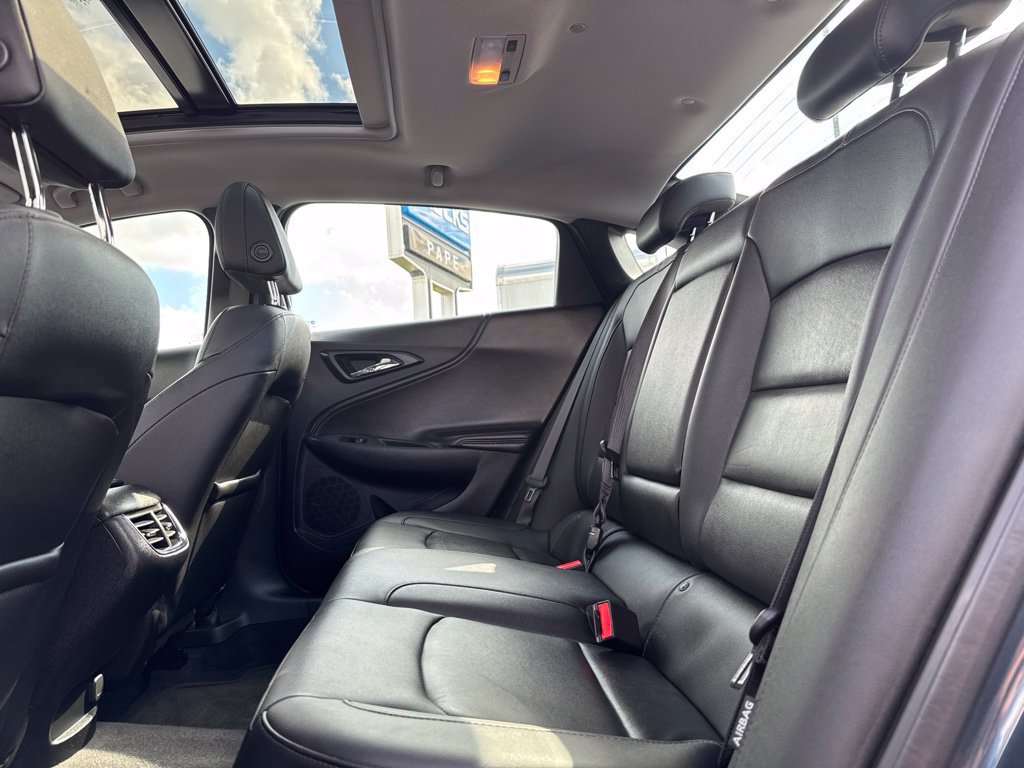 Used 2019 Chevrolet Malibu Hybrid w/ Leather Package FWD image 18