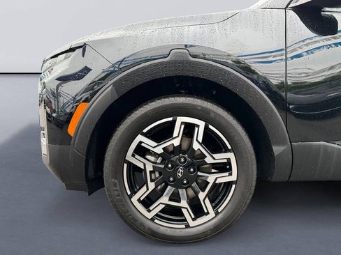 Used 2025 Hyundai Santa Cruz Limited AWD/4WD image 9