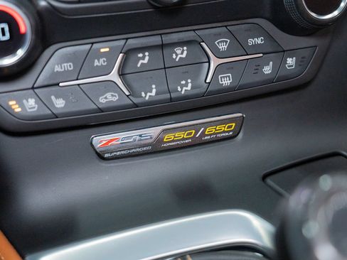 Used 2016 Chevrolet Corvette Z06 w/ 3LZ Preferred Equipment Group RWD image 44