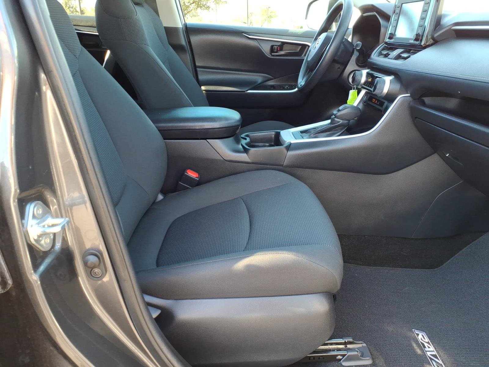 Used 2021 Toyota RAV4 LE w/ Carpet Mat Package (TMS) FWD image 10